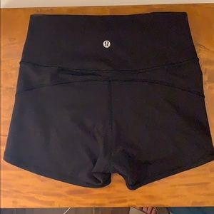 Lululemon women’s short tights